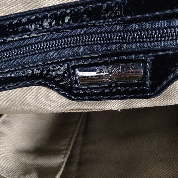 🛍️La Diva Handbag with attachable crossbody strap - Picture 10 of 10